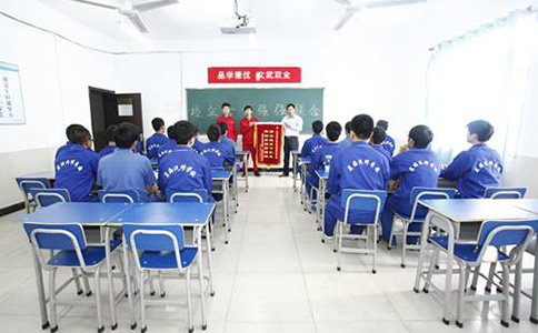 選擇重慶汽修學校，要注意哪幾點?