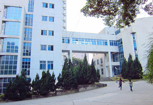 南充郵電工業學校