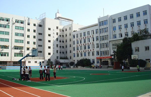 青城鄉中學校