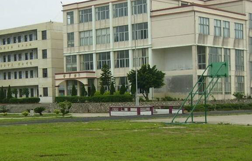三臺縣樂安鎮初級中學校