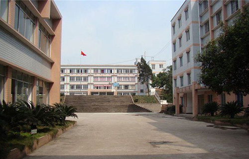 曲靖地區技工學校