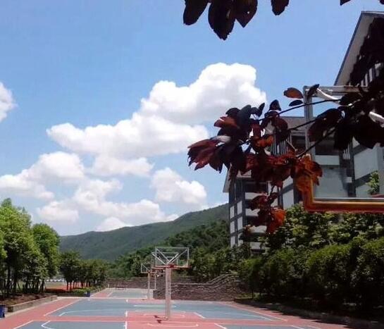 什邡市雙盛鎮中學