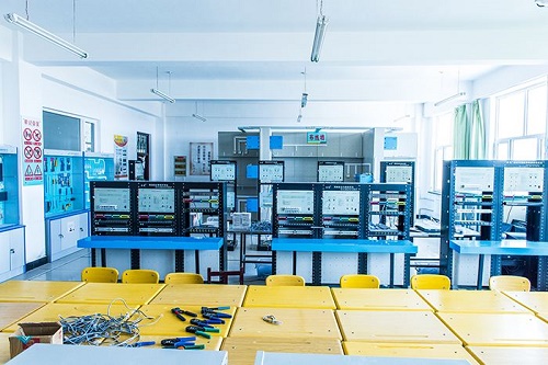 四川成都學計算機專業哪個學校好?