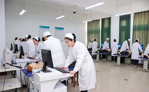 成都讀衛校哪里的比較好?