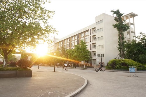 2021年重慶交通職業學校招生要求高嗎
