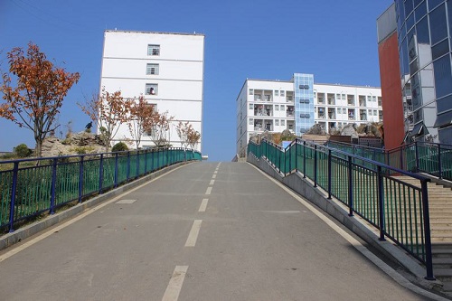 畢節同心農工中等職業技術學校學費收費高嗎