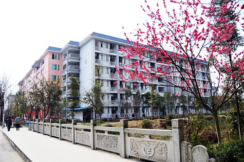 成都市工業學校地址在哪里