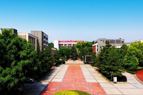 報考重慶九龍坡職業教育中心,要滿足哪些要求
