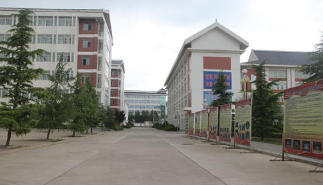 平涼理工中等專業學校