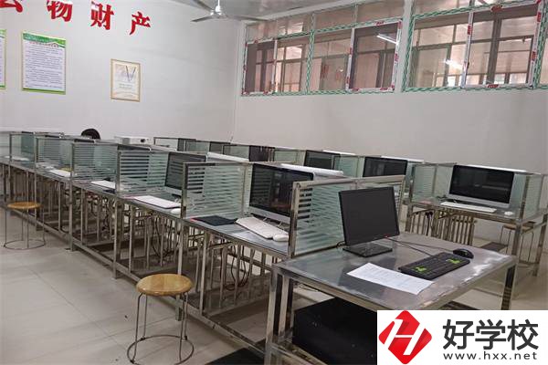 懷化成碩職業學校的地址在哪？有什么辦學特色？