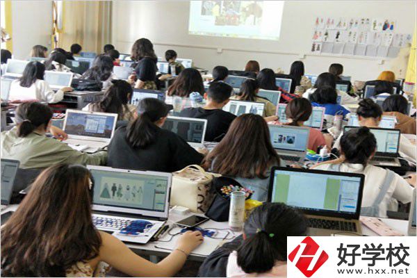 邵陽京華職業技術學校實訓室