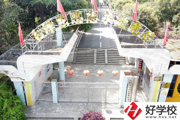 岳陽市君山區職業技術學校大門