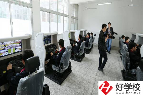 張家界協力技工學校實訓室