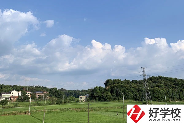 婁底市工貿職業中專學校有哪些專業？就業前景怎么樣？