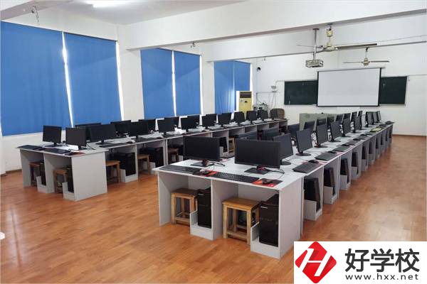 衡陽市商業技工學校實訓室