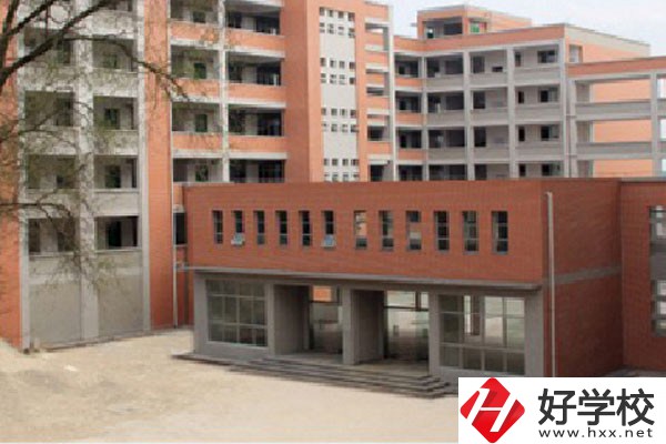 花垣縣職業高級中學教學樓