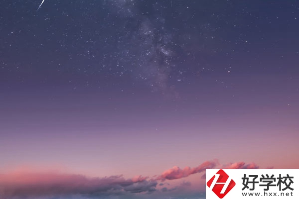 湖南經貿職業中專學校有哪些特色專業？