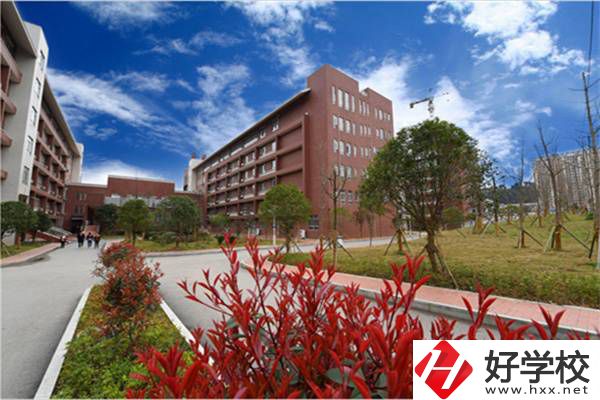 張家界航空工業職業技術學院教學樓