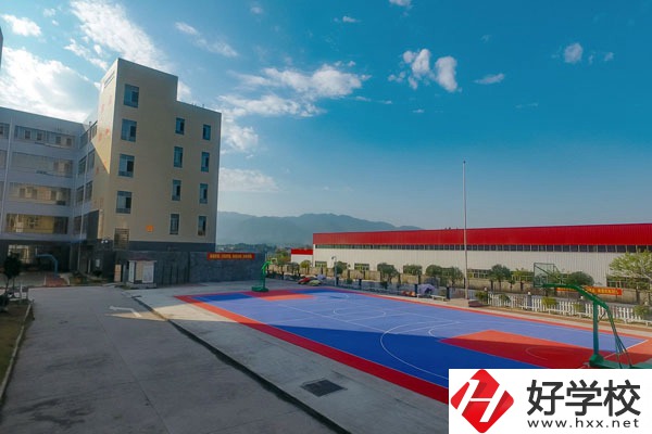茶陵職業中等專業學校辦學條件如何？有什么辦學成果？