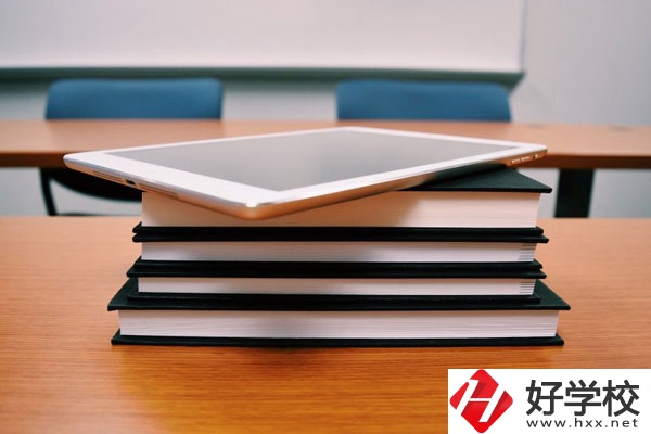 報考商務英語專業，長沙這兩所職校不可不看
