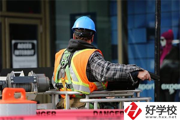 湖南中職學校什么專業“錢”途最好？有什么優缺點？