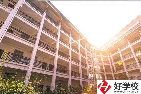 湘西有哪些重點技?？梢酝扑]？學校特色是什么？