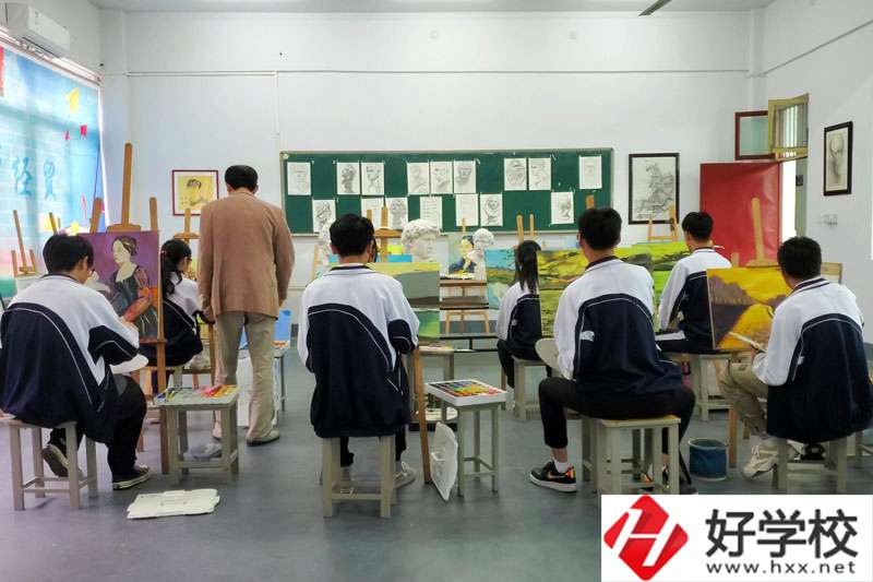 岳陽中岳經貿職業技術學校實訓室