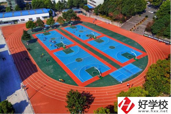 湘西吉首市的中專學校怎么樣？一年學費多少？