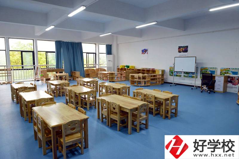 湘潭市工業貿易中等專業學校實訓室