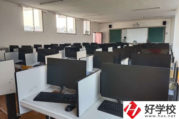湘西民族女子中等職業學校實訓室