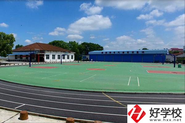 麻陽苗族自治縣職業中等專業學校運動場