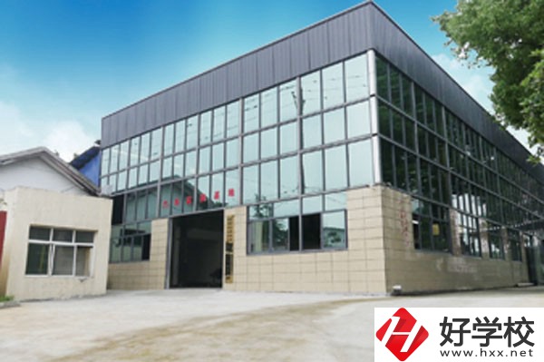 冷水江市新程中等職業技術學校實訓樓