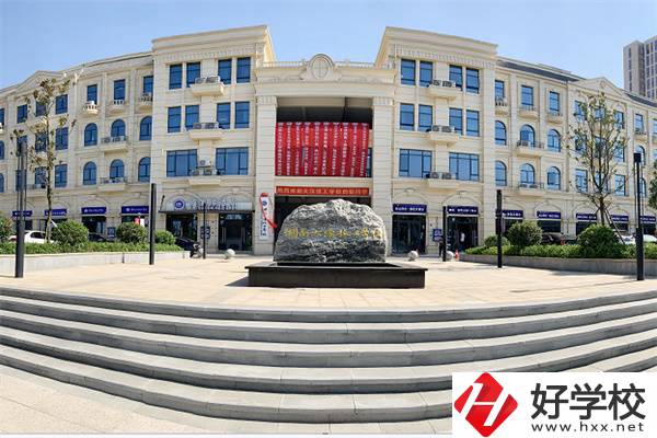 湖南初中沒畢業可以讀技校嗎？有哪些技?？梢赃x擇？