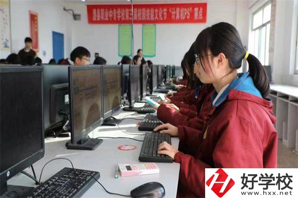 湖南省澧縣職業中專學校實訓室