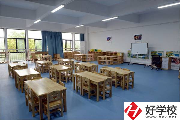 湘潭市工業貿易中等專業學校實訓室