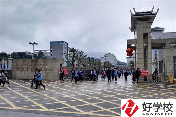 懷化市靖州縣職業中等職業學校大門