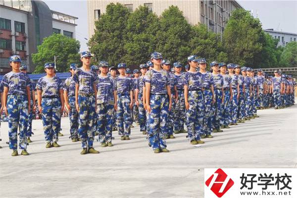 益陽市衛生職業技術學校軍訓