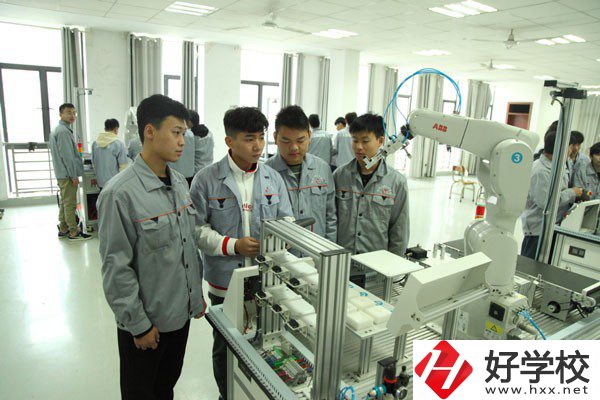 株洲市工商職業技術學校實訓室