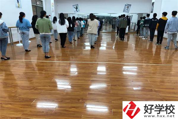 婁底市文德信息工程職業學校實訓室