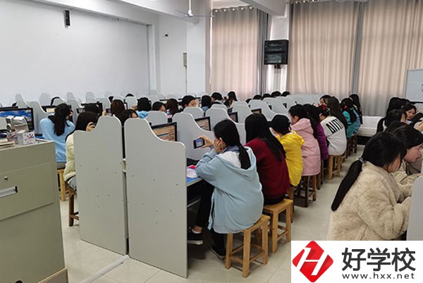 懷化市城南職業學校實訓室