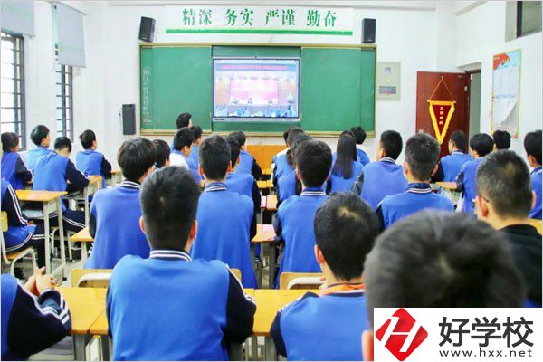長沙華中涉外職業高中的商務日語專業怎么樣？學費貴嗎？