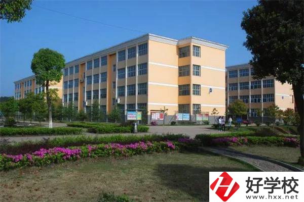 岳陽平江共有幾所中專？學校辦學有特色嗎？