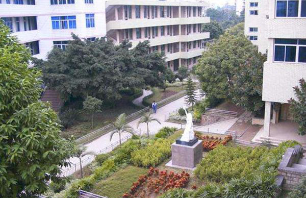 福州商貿職業中專學校校園環境