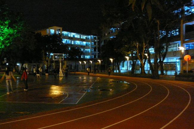 泉州財貿職業技術學校校園夜景