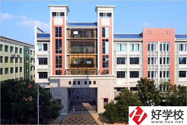 安仁縣職業中專大門