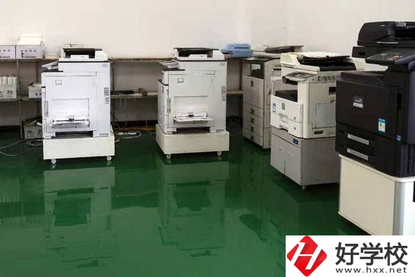 新化縣楚怡工業學校實訓室