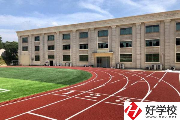 長沙市湘華中等職業學校有什么專業?招生多不多?