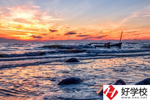 如何報名湖南護理學校？學費是多少？