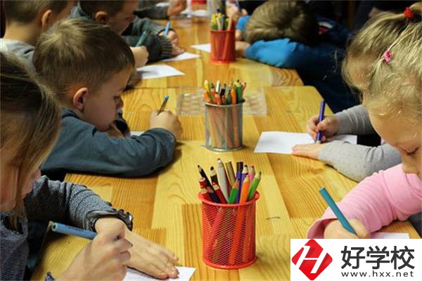 在湖南想當老師可以學哪些專業？需要考證嗎？