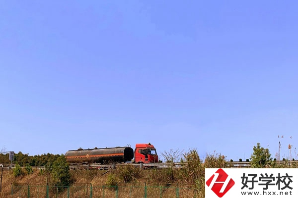 隆回湖湘職業中專學校值得學生報考么？